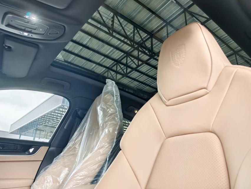 รถเข้าใหม่! Facelift Porsche Cayenne Coupe Hybrid (UK Spec) สีเครยอน 11