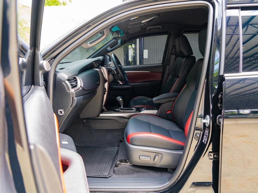 TOYOTA FORTUNER 2.4 LEGENDER BLACK TOP 2WD 2026Fortuner Legender Black Top หล่อสุด ทรงสปอร์ต ออฟชั่นเต็ม รูปที่ 16