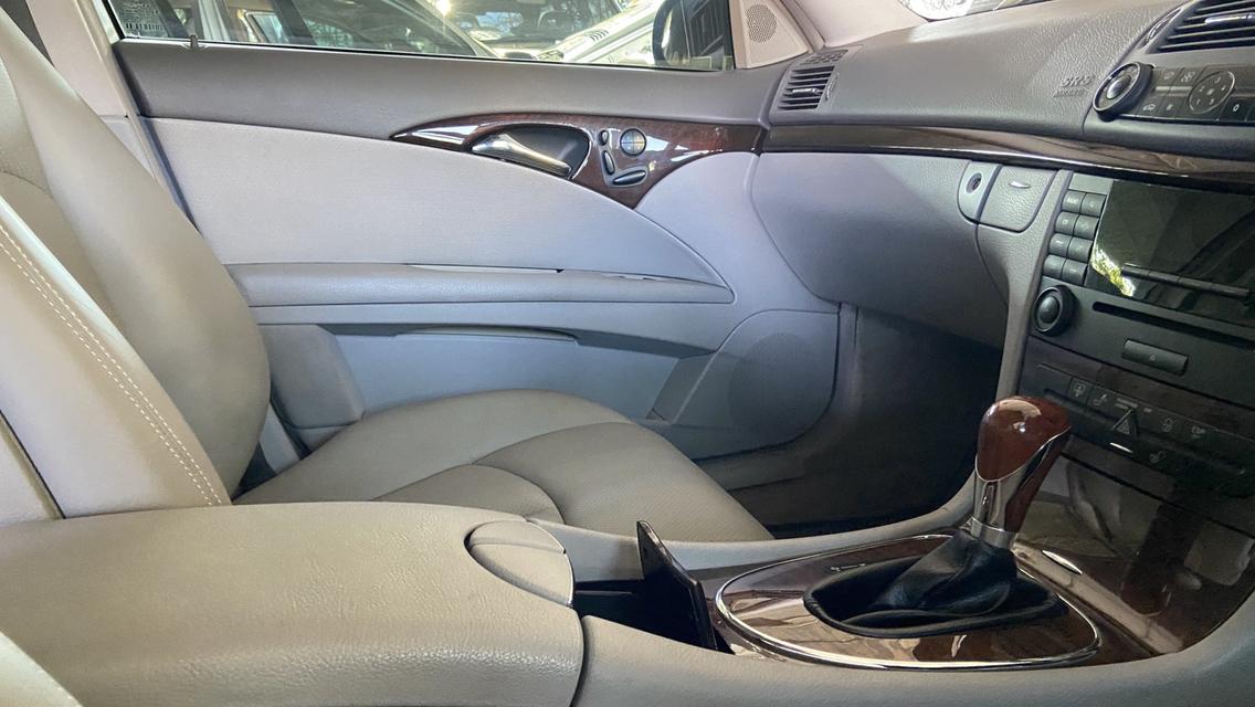 Vาย เบนซ์ดีเซล 4 ประตู E220CDI รูปที่ 13