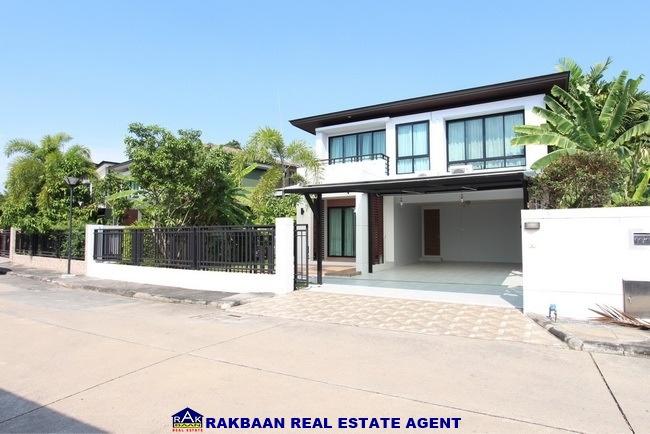 ขายบ้านเดี่ยว อควา ดิวิน่า รามคำแหง 96.2 ตร.ว. 5 ห้องนอน 3 ห้องน้ำ 1 ห้องเมท พร้อมเข้าอยู่ ใกล้ MRT สีส้ม 2