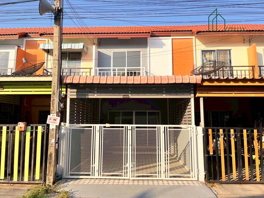 ทาวน์เฮ้าส์ 2 ชั้น หมู่บ้านชายคลอง รีโนเวทพร้อมอยู่ 1
