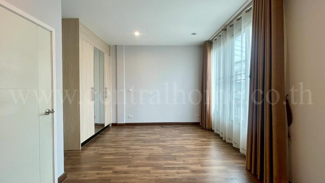 ทาวน์โฮม เฌอ วงแหวน - สาทร Built in พร้อมอยู่  12