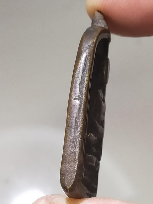 พระหล่อโบราณเก่าสึกๆ รูปที่ 4