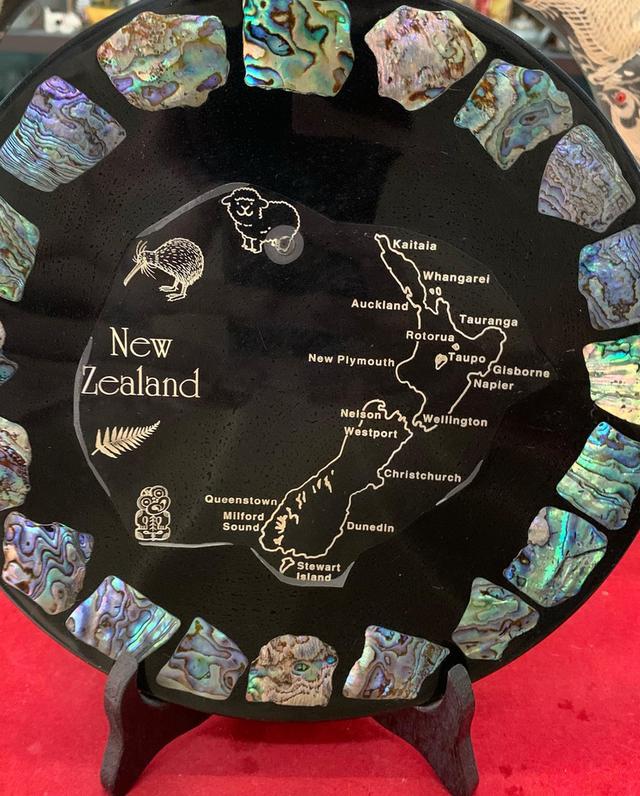 จานประดับมุก New Zealand 4