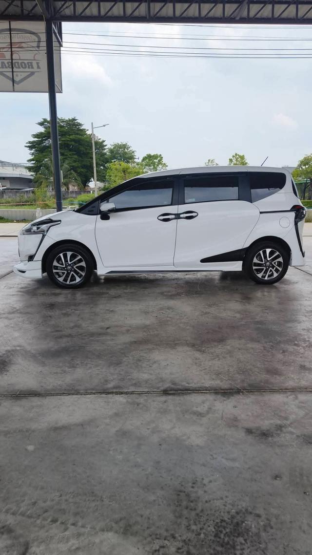 ปี 2017 Toyota Sienta 1.5 V สีขาว 🍓 เกียร์ออโต้ 🍒เครื่องยนต์ 1500 cc.  ✅ราคา 429,000 บาท 👉รถเจ้าของเดียว 👍ตัวท็อป 👉ออฟชั่นครบ รูปที่ 8