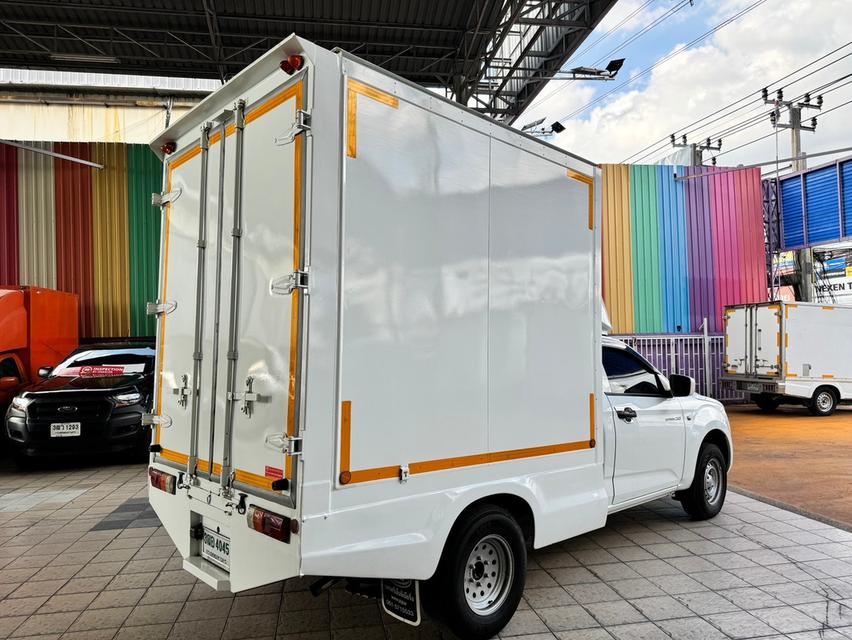 ISUZU D--MAX SPARK 3.0 S MT 2022 5