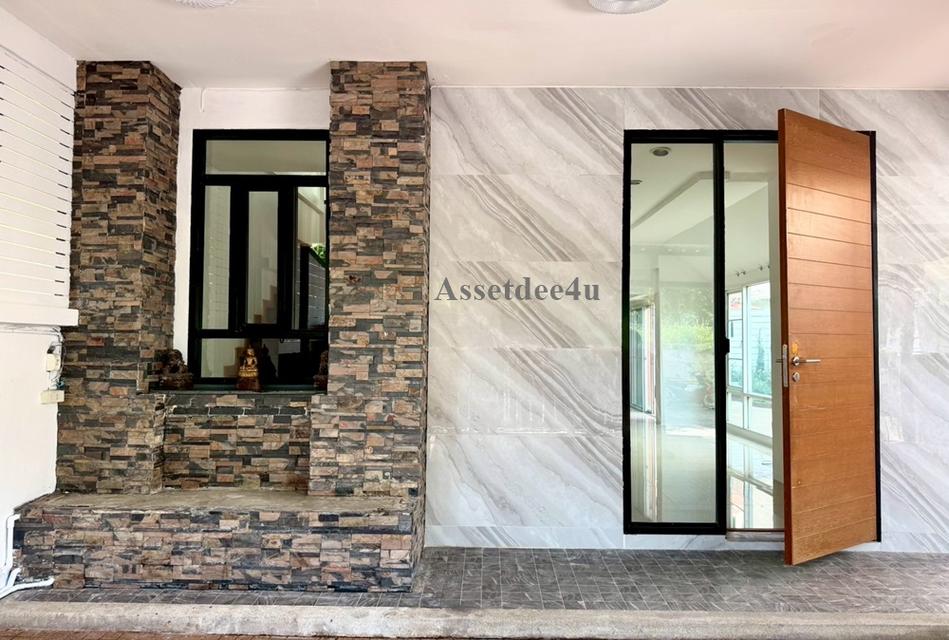 AT574 ให้เช่าทาวน์โฮม โฮมออฟฟิศ 3 ชั้นครึ่ง ทาวน์โฮม สรานนท์ ปากเกร็ด ที่จอดรถ 5 คัน ใกล้เซ็นทรัล แจ้งวัฒนะ