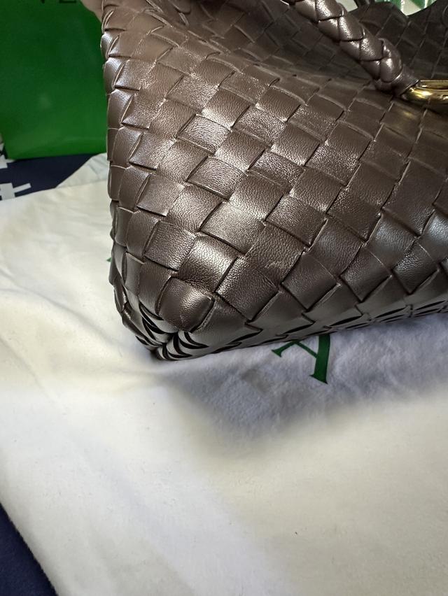 รุ่น -Bottega Veneta Andiamo Medium Shoulder Bag 2