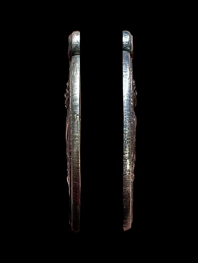 เหรียญหลวงพ่อคูณ ปี19 รุ่นสร้างบารมี เนื้อเงิน ไม่ตัดปีก