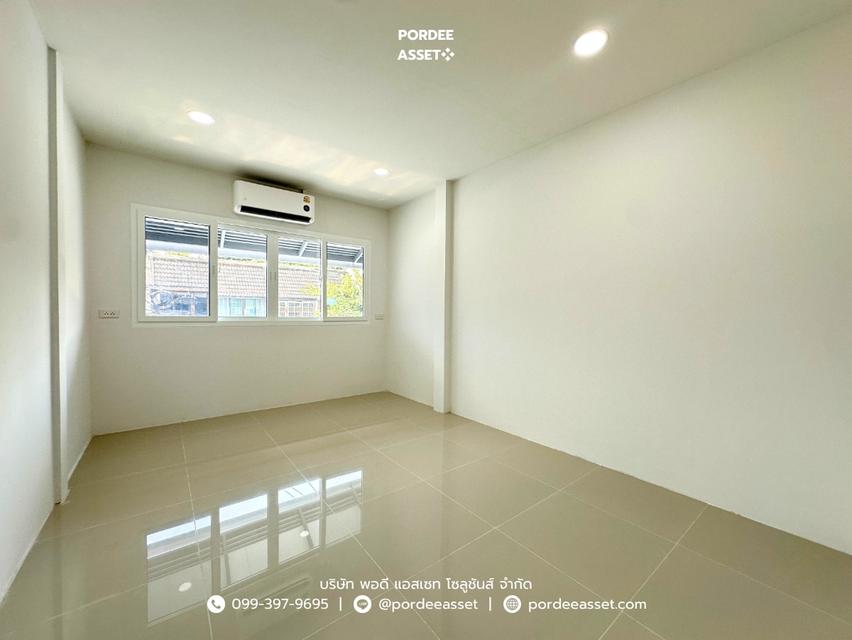 หมู่บ้านประชากรไทย ลาดพร้าว 93 รีโนเวทใหม่ทั้งหลัง ต่อเติมเต็มพื้นที่ จอดรถ 2 คัน ใกล้ MRT มหาดไทย : Prachakornthai Village Ladprao 93 15