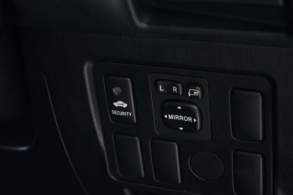 2015 TOYOTA VIGO 2.5E 12
