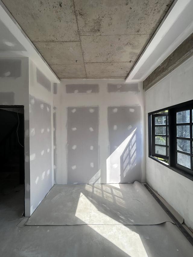 ขาย /ให้เช่า อาคารพาณิชย์ 3.5 ชั้นทำเลใจกลางสุขุมวิท BTS พร้อมพงศ์ ซอยพร้อมศรี 13