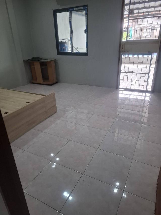 บ้านทาวน์เฮ้าส์ - ให้เช่า 4