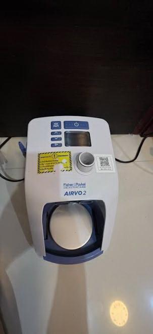 ขายเครื่อง High Flow Airvo 2 พร้อมแบตตารี่ และชั้นวางมีล้อ 0898121489