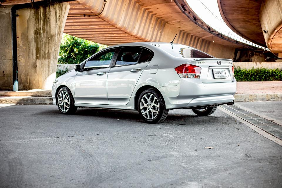 Honda City 1.5SV ปี 2011 สีเทา ท๊อปสุด 9