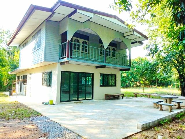 อ่างซับประดู่ คลองตะแบก 900 ม.ปั๊มน้ำมัน ปตท. สีคิ้ว บ้านเดี่ยว 2 ชั้นหลังใหญ่ 3 นอน 2 น้ำ ขนาด1.5ไร่ บรรยากาศร่มรื่น ถ. 2