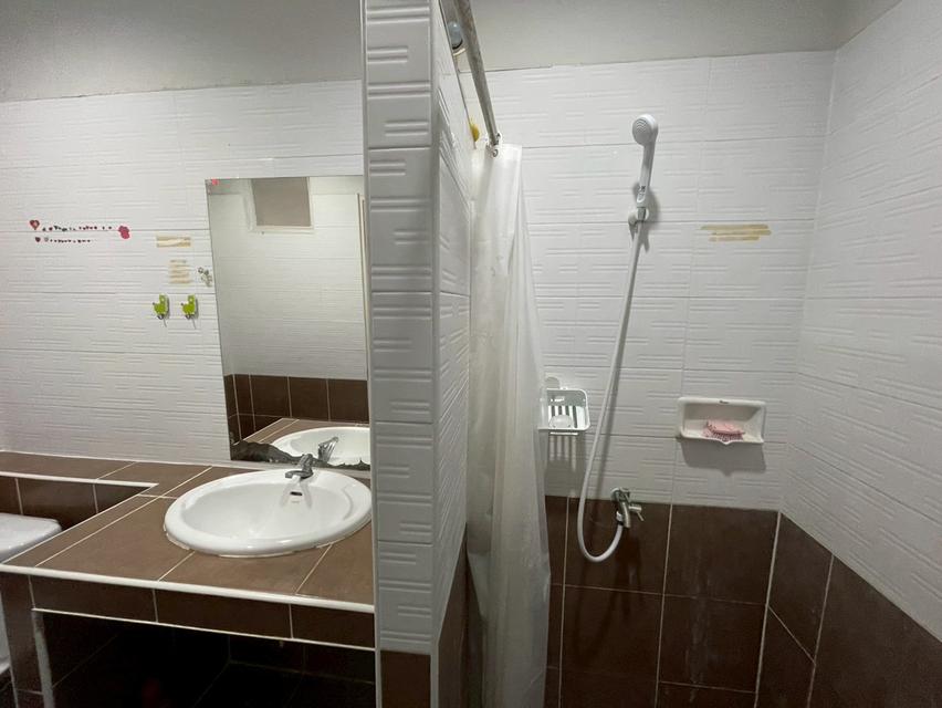 หมู่บ้านสุขสำราญ ลีฟวิ่ง (ประชาอุทิศ 90) ถนน รพช.ประชาอุทิศ ต.คลองบ้านสวน อ.พระสมุทรเจดีย์ จ.สมุทรปราการ 20