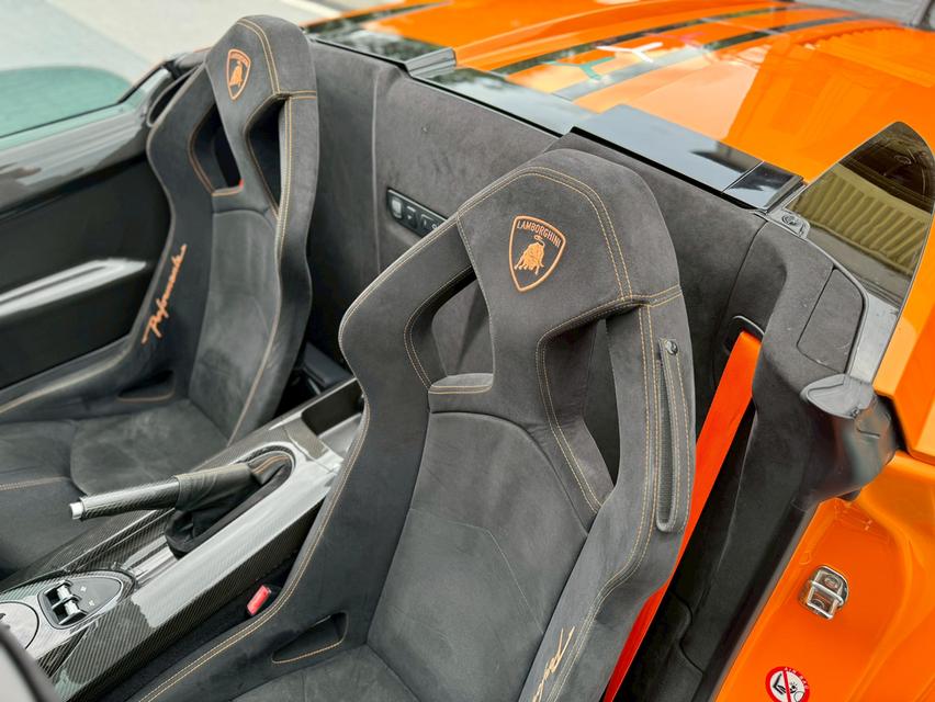 Lamborghini 570-4 performante รูปที่ 12