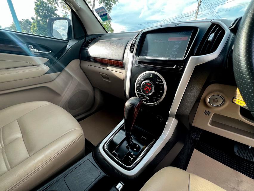 ขาย  Isuzu MU-X 3.0Onyx ปี17 8