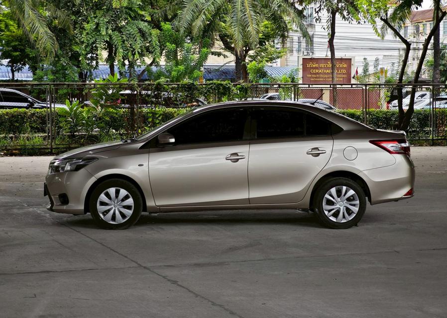 Toyota Vios 1.5 J auto ปี 2013  3