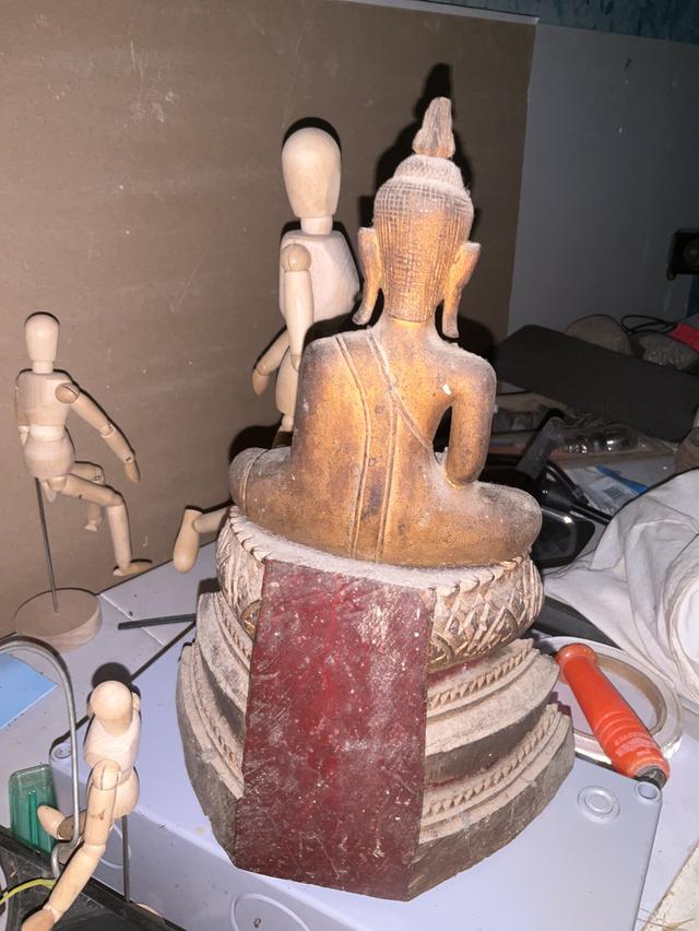 พระไม้แกะรัตนโกสินทร์