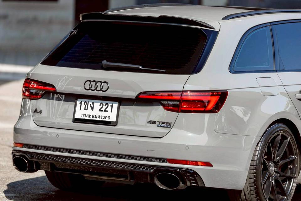 รหัสรถ PR221 Audi A4 Avant 45 TFSI Quattro S line Black Edition (2019) รูปที่ 4