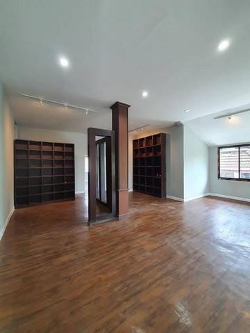 ให้เช่าสำนักงาน 4.5 ชั้น 600 ตรม. ทาวน์อินทาวน์ ถนนศรีวรา ใกล้ทางด่วน ใกล้เลียบด่วน 6