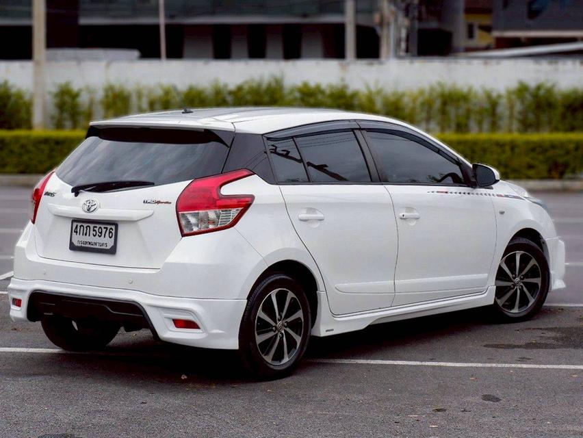 Toyota Yaris 1.2 TRD เกียร์ออโต้ สีขาว ปี 2015 5