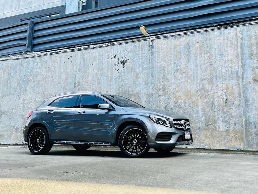 Mercedes-Benz GLA250 AMG Dynamic โฉม W156 3