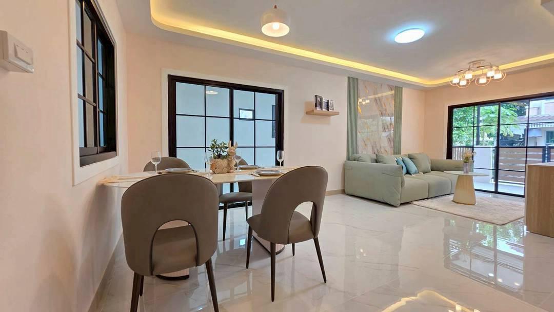 หมู่บ้านพฤกษาวิลล์33-ซอยวัดส้มเกลี้ยงทาวน์เฮาส์หลังมุม มีพื้นที่ด้านข้าง มีศาลาหน้าบ้านพักผ่อน ห้องนอนล่างมีห้องน้ำในตัว 9