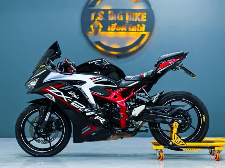 ขายด่วน Kawasaki Ninja ZX-25R 3