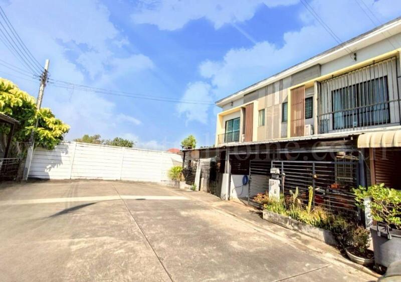 ทาวน์เฮ้าส์ เดอะ คอนเนค ดอนเมือง - เทิดราชัน 31 ต้นโครงการ ราคาถูกที่สุดในโครงการ 12