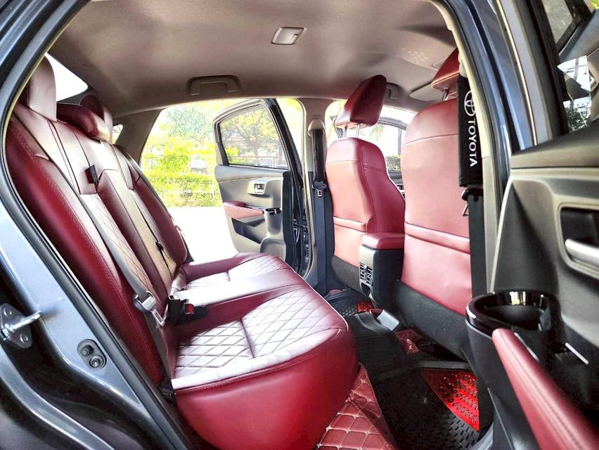 ขายรถ Toyota Yaris Ativ 1.2 Premium Luxury ปี 2024 สีเทา เกียร์ออโต้ 10