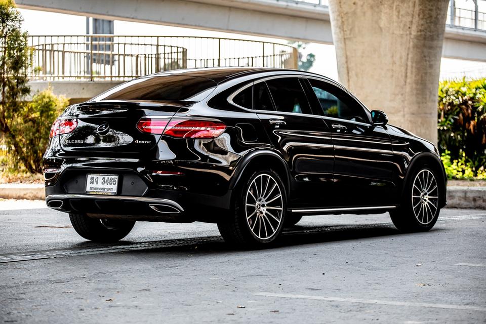 Benz GLC250 4MATIC Coupe AMG Dynamic 4WD SUV ปี 2019 สีดำ มือเดียวป้ายแดง 6