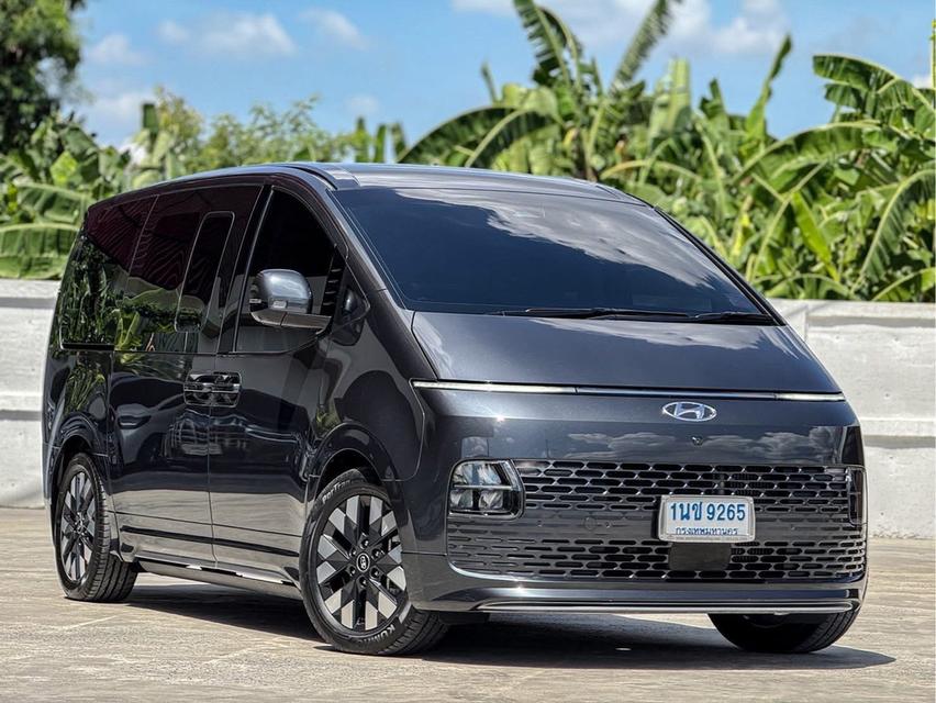 ปี 2021 HYUNDAI STARIA, 2.2  SEL โฉม STARIA เครื่องยนต์ดีเซล 2.2 เทอร์โบ 177 แรงม้า  ไมล์แท้ 99,678 km. รถเข้าศูนย์ตลอด คู่มือ-บุ๊คเซอร์วิสครบ