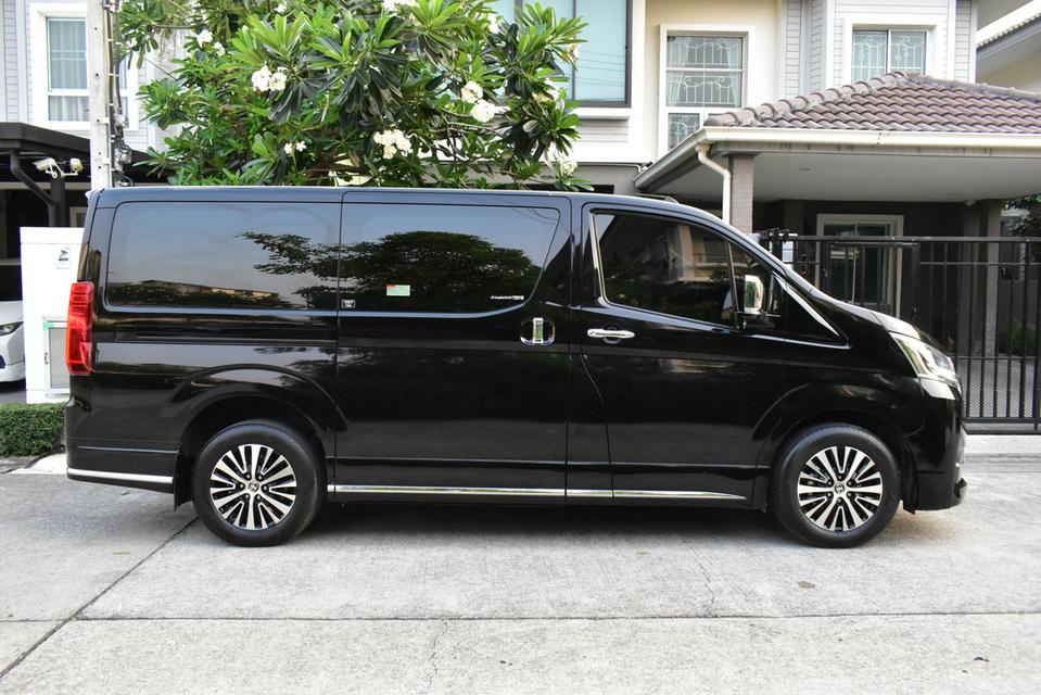 TOYOTA MAJESTY 2.8 Standard 6AT  ปี2020 สีดำ ออโต้ ดีเซล ไมล์ 7x,xxx km 18