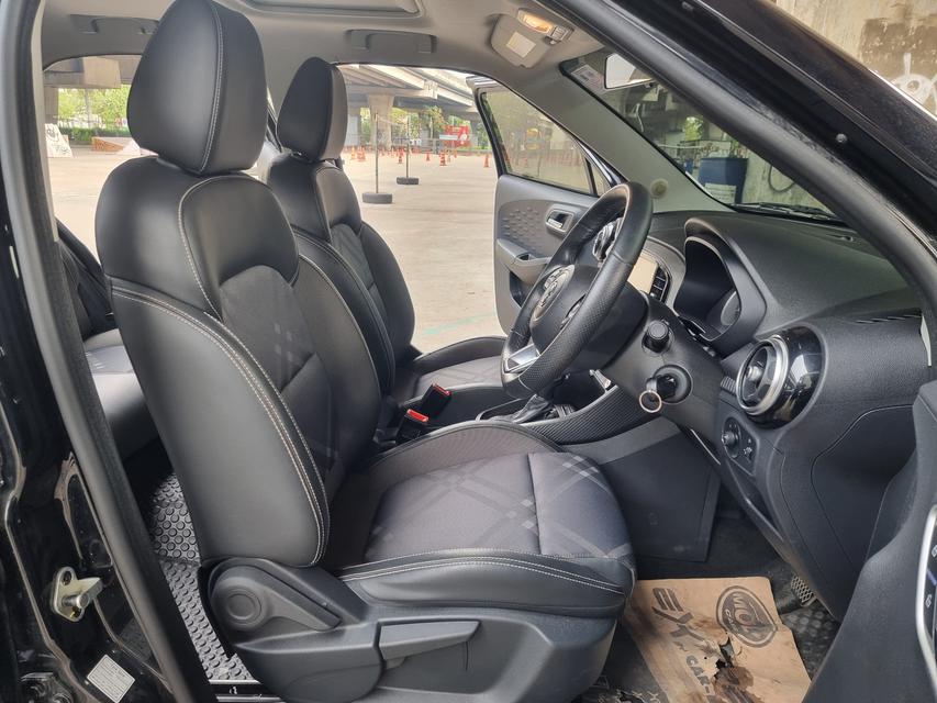 MG 3 1.5 V Sunroof AT ปี 2020 4