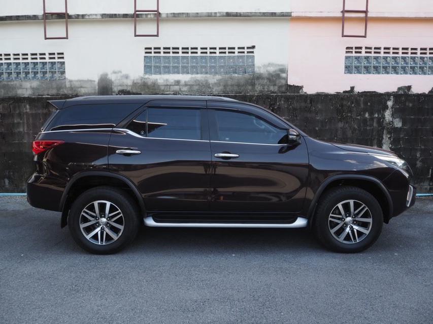 TOYOTA FORTUNER 2.4 V 4WD ปี 2019