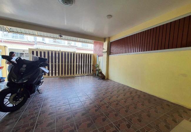 ขายทาวน์เฮ้าส์ หมู่บ้านซื่อตรง สายไหม ซอยหทัยราษฎร์ 98 เนื้อที่ 20 ตร.ว. บ้านสวย พร้อมอยู่ 4