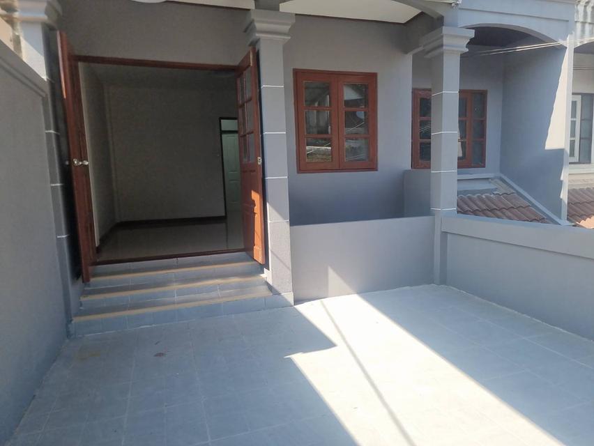 ขายทาวน์เฮ้าส์ 3 ชั้น ซอยชักพระ 10 ตลิ่งชัน บ้านสวย ทาสีปูกระเบื้องให้ใหม่ทั้งหลัง ใกล้เซ็นทรัล ปิ่นเกล้า 12