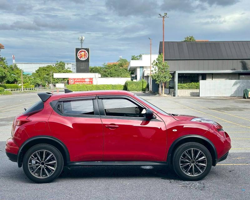 Nissan Juke 1.6 V รุ่น Top สุด เกียร์ Auto สีแดง ปี 2014 9