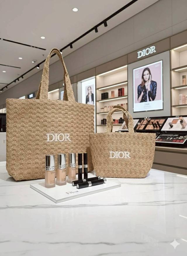 กระเป๋าสะพายแฟชั่น dior