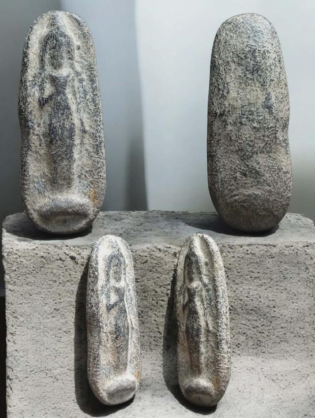 พระร่วงปางประทานพรซุ้มระฆัง เนื้อดินเผา กรุเตาทุเรียง จ.สุโขทัย