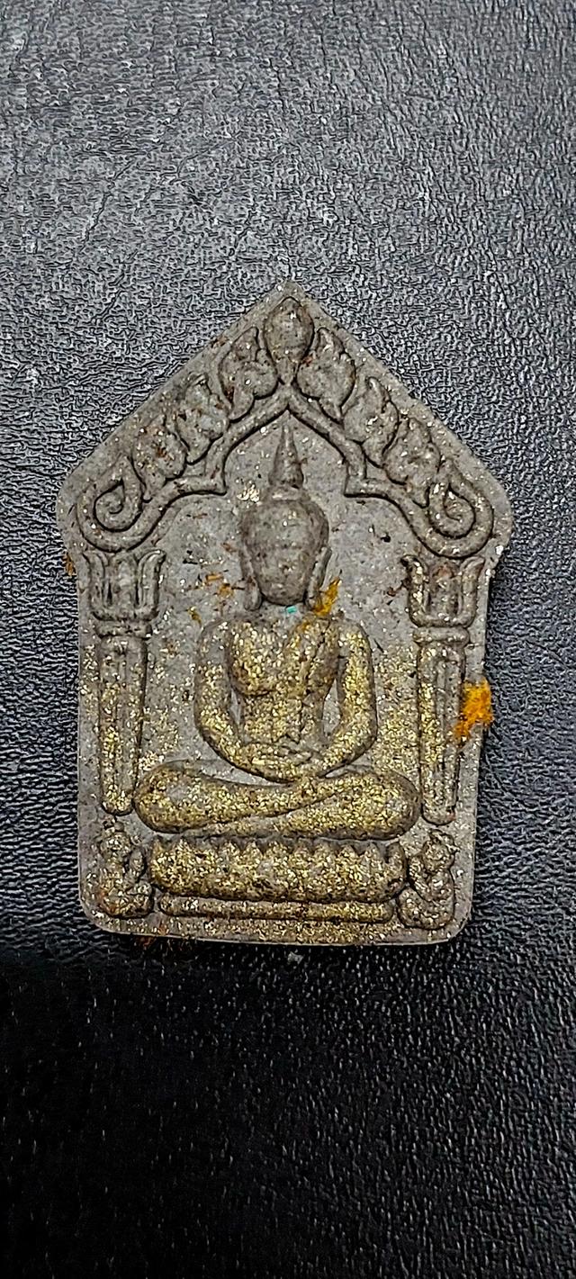 หลวงปู่ศิลา สิริจันโทพระผงขุนแผน รุ่นล้าน รวย รวยเนื้อเทาผงธูปโรยตะไบทอง คลุกจีวรหลวงปู่ เลข ๕๗สนสงฆ์แกแปะ จ.กาฬสินธุ์ ๒๕๖๘