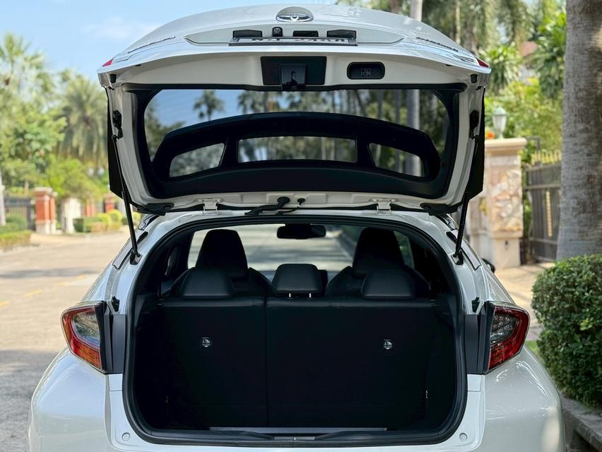 รหัสรถ PJP2568 2020 TOYOTA CHR 1.8 HV HI 17