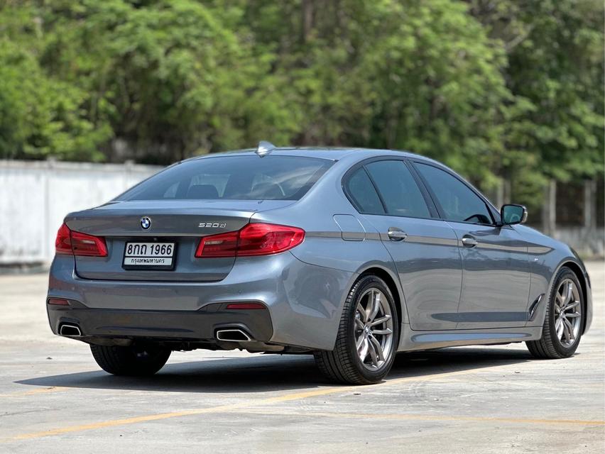 รหัสรถ PAT1966 BMW 520d M Sport สีเทาดำ ปี2019  9
