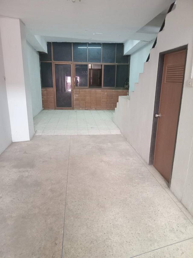 ขายอาคารพาณิชย์ กลางเมืองแก้งคร้อ 8