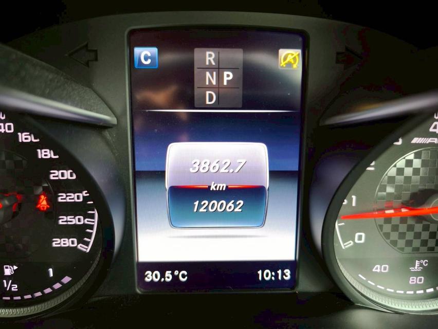 รหัสรถ CBL2299 2022 BENZ GLC 43 COUPE 4MATIC สีขาว 6