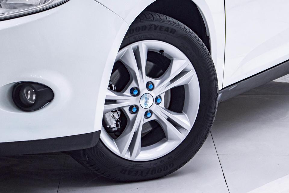 FORD FOCUS 1.6 TREND SPORT 2013  14