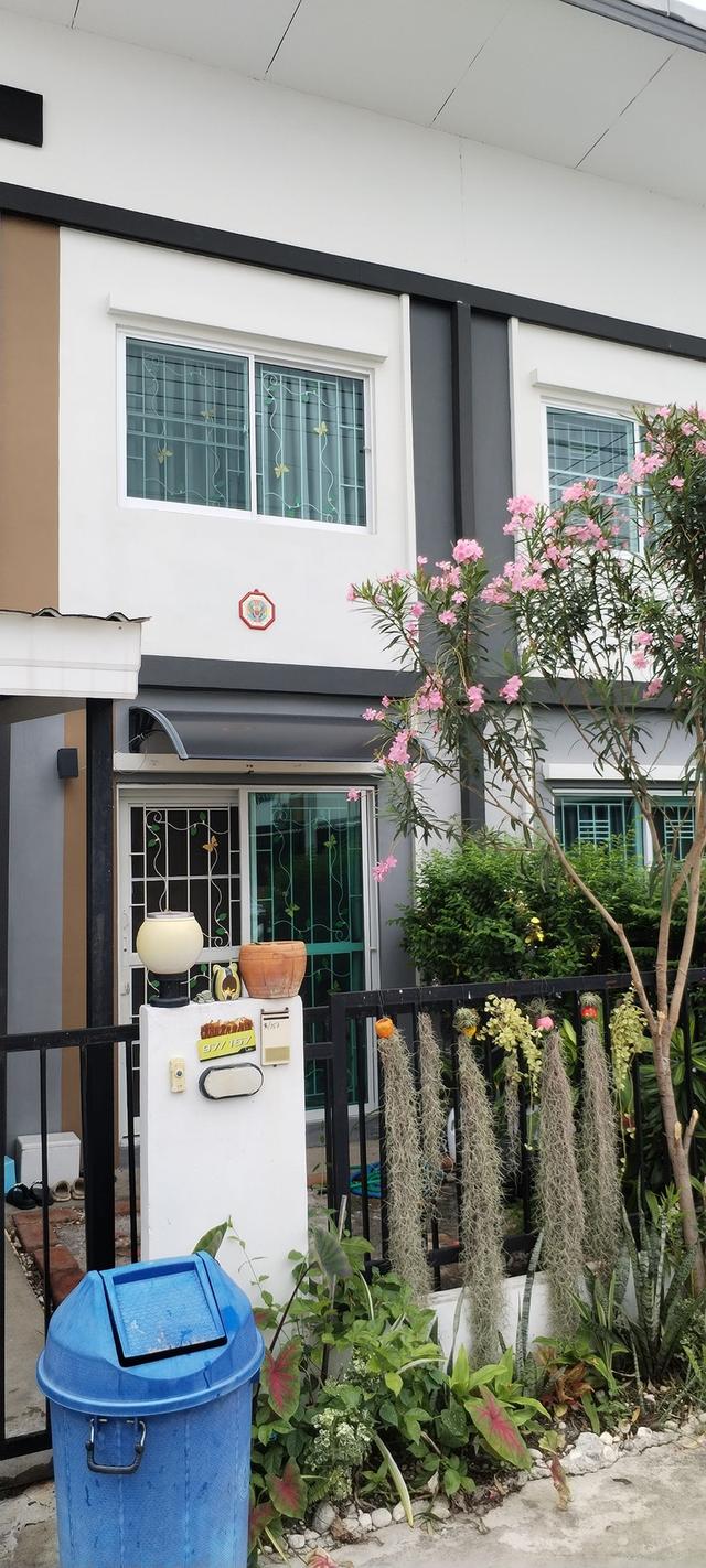 บ้านทาวน์เฮ้าส์ 3 ห้องนอน 2 ห้องน้ำ 1 ที่จอดรถ 9